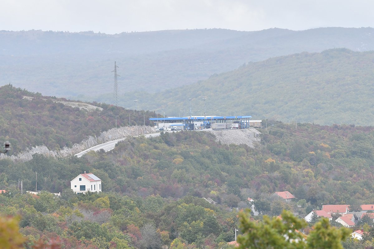 Trpe gubitke: Granica pred nosom, a moraju na drugi kraj BiH Trpe gubitke: Granica pred nosom, a moraju na drugi kraj BiH