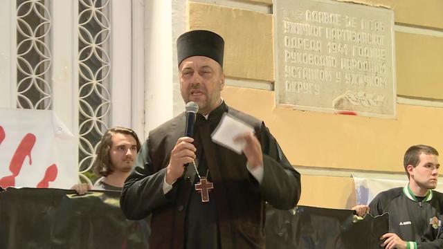 Sveštenik Milić Dragović održao govor na protestu u Užicu o kojem svi pričaju: Pozdravljam prijatelja advokata Dragojlovića koji je ovde prozvao i SPC i ljude na čelu crkve Sveštenik Milić Dragović održao govor na protestu u Užicu o kojem svi pričaju: Pozdravljam prijatelja advokata Dragojlovića koji je ovde prozvao i SPC i ljude na čelu crkve