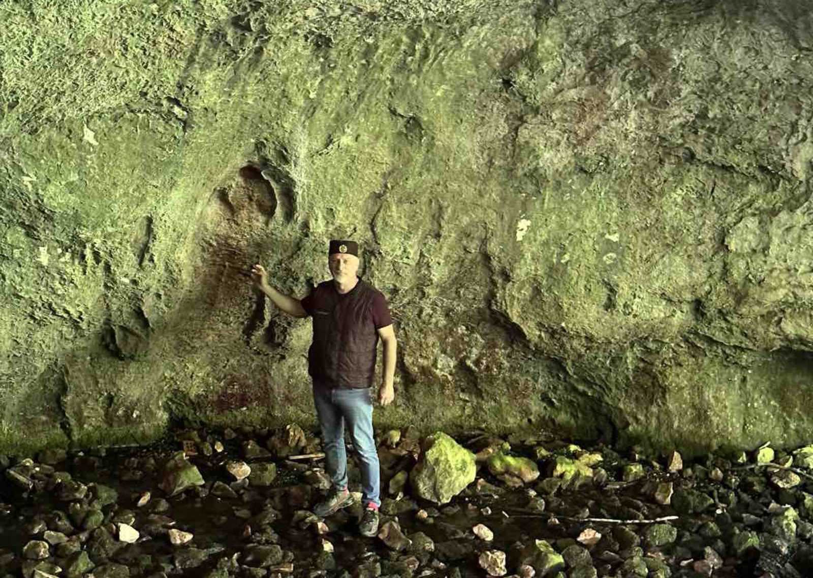 Na Ravnoj Gori pomen đeneralu Mihailoviću i Romanovim: Dželatima nema pomoći Na Ravnoj Gori pomen đeneralu Mihailoviću i Romanovim: Dželatima nema pomoći