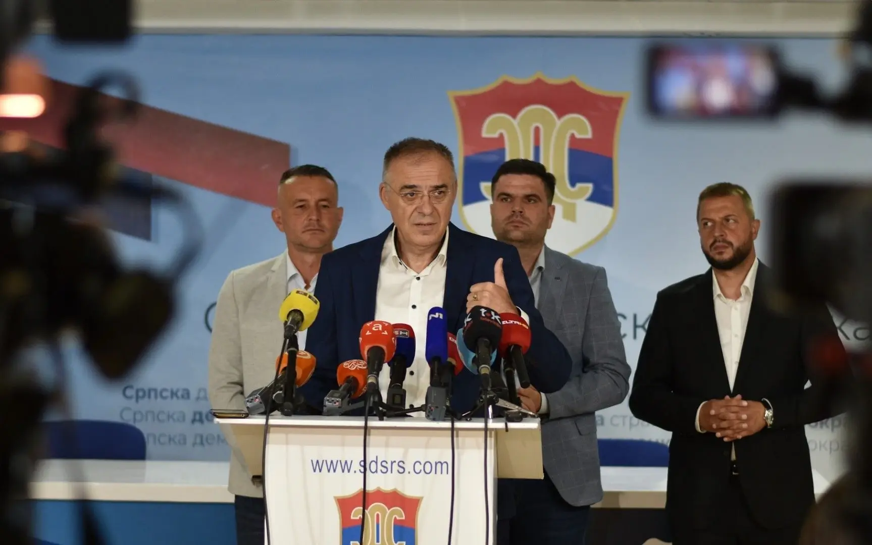 Niz otvorenih pitanja za SDS – dualizam SDS i SDS volja naroda Niz otvorenih pitanja za SDS – dualizam SDS i SDS volja naroda