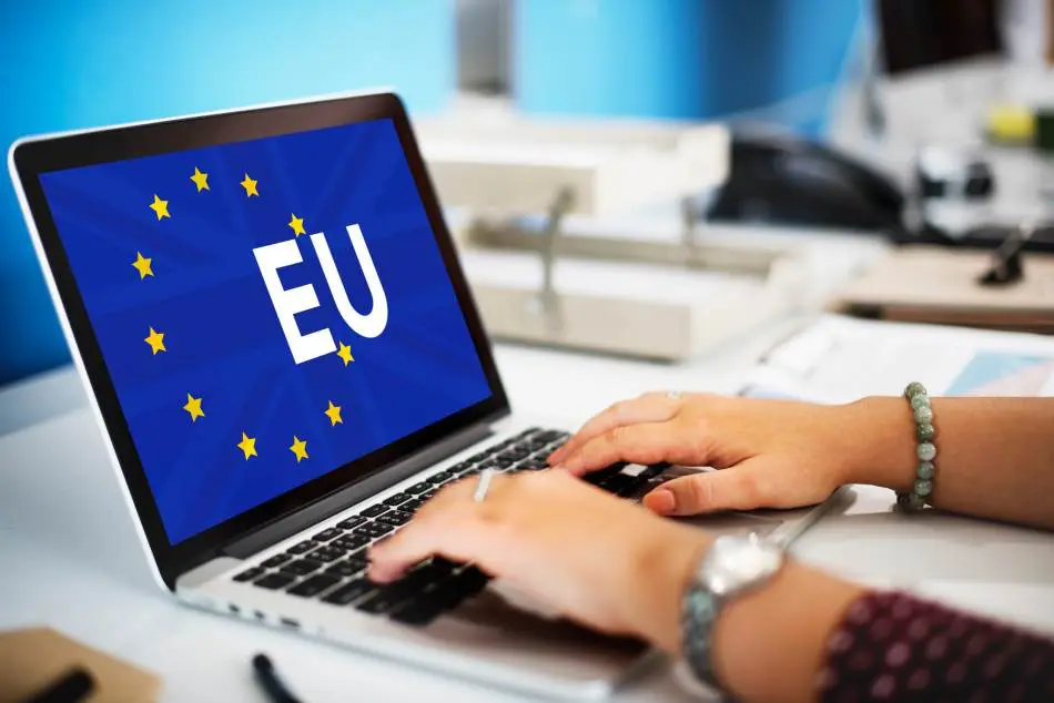 Sedam od deset građana BiH za EU: Najveća prepreka nije Brisel, već domaći političari Sedam od deset građana BiH za EU: Najveća prepreka nije Brisel, već domaći političari
