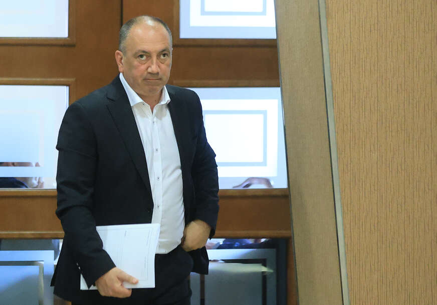 KO JE SLJEDEĆI Crnadak o paljenju vozila dvojici narodnih poslanika u Srpskoj