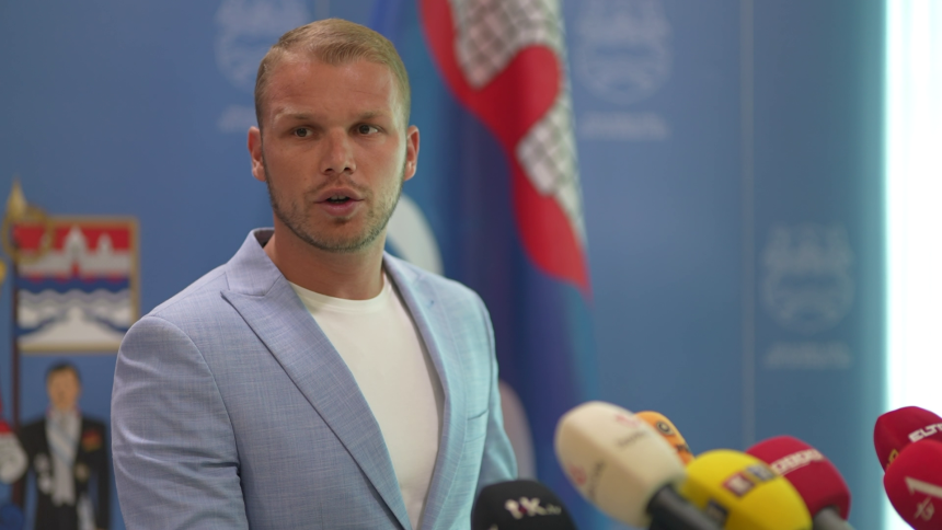 Viškoviću, koliko zaposlenih ima u javnim institucijama?