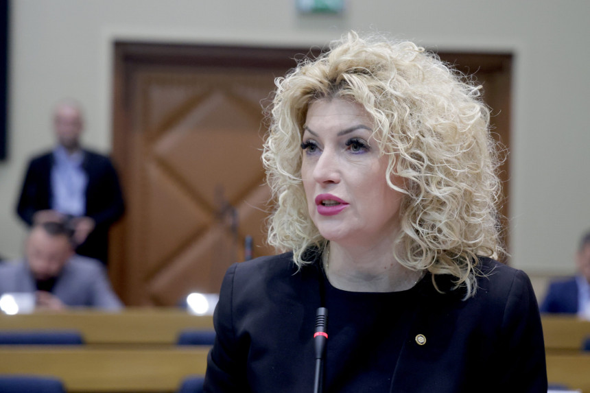 Loše poslovanje „Elektroprivrede“ plaćaju građani! Loše poslovanje „Elektroprivrede“ plaćaju građani!