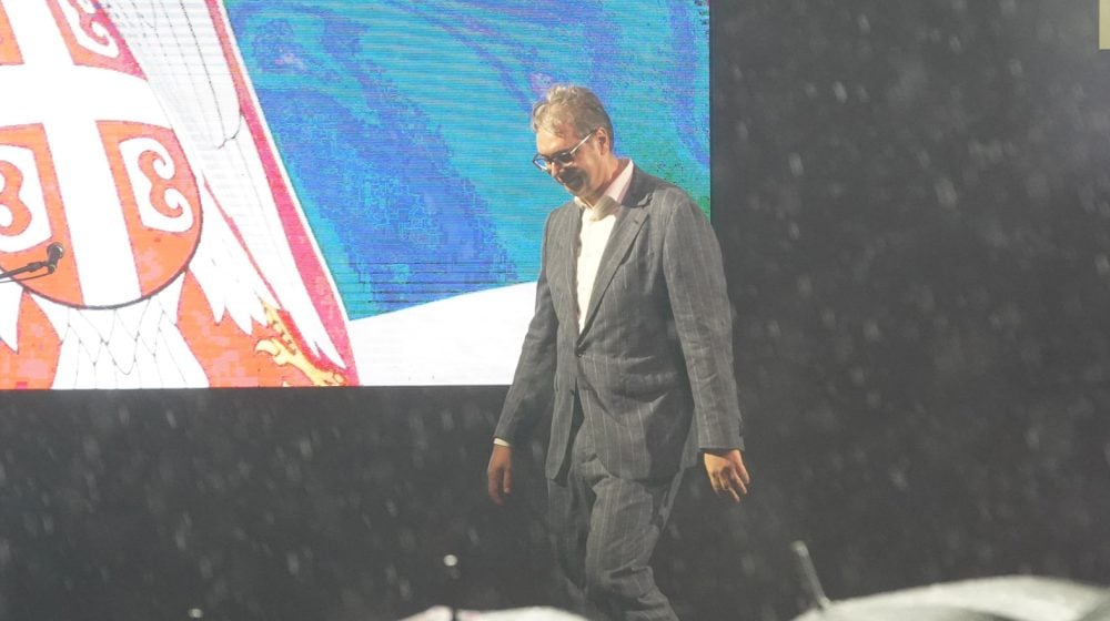 Vučić ljut priznao da je Srbija sama, a on prevaren: Zašto predsednik menja retoriku?