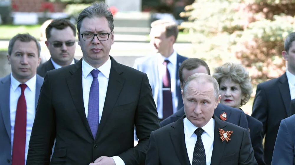 Opširna analiza ruskog politikologa: Za Vučića počelo odbrojavanje, ponaša se kao diktator neke „banana republike“