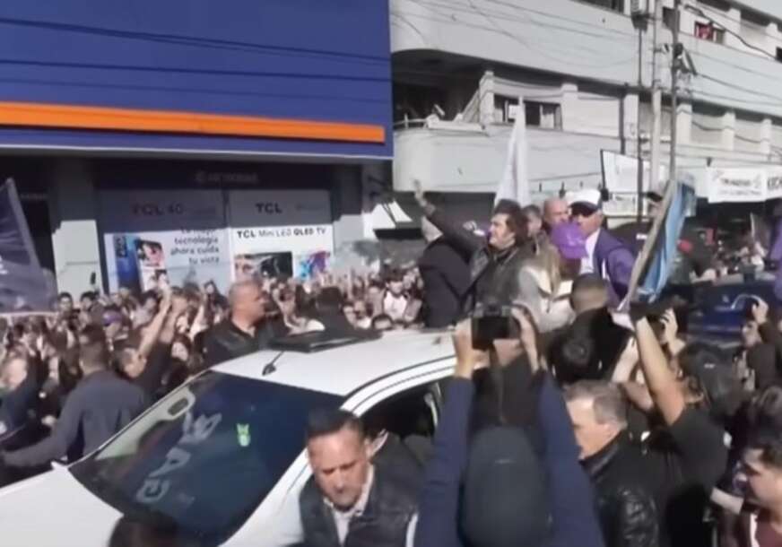 Skandal trese Argentinu zbog korupcije: Napadnut Havijer Milej, građani gađali predsjednika kamenjem i flašama
