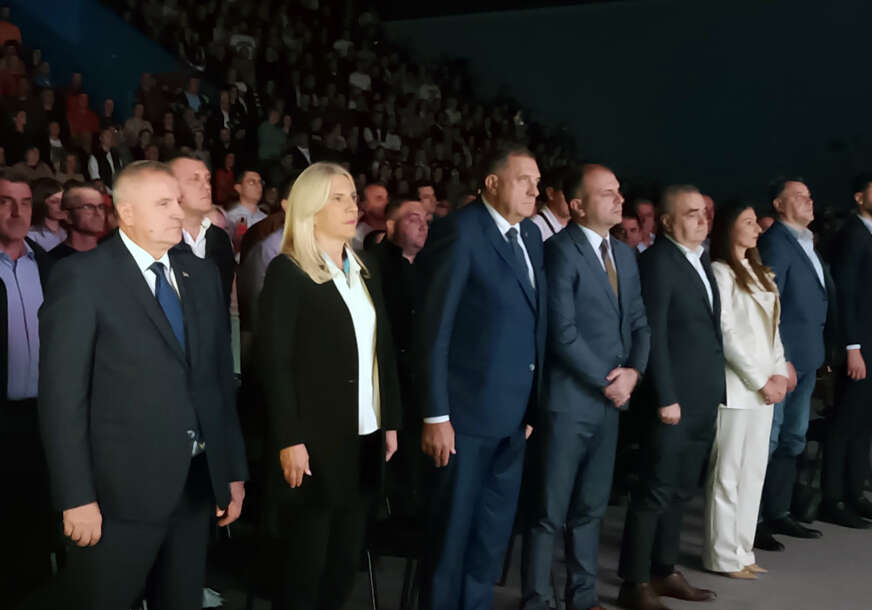 UMORNI I POTROŠENI Da li je SNSD došao do KRAJA svog političkog puta