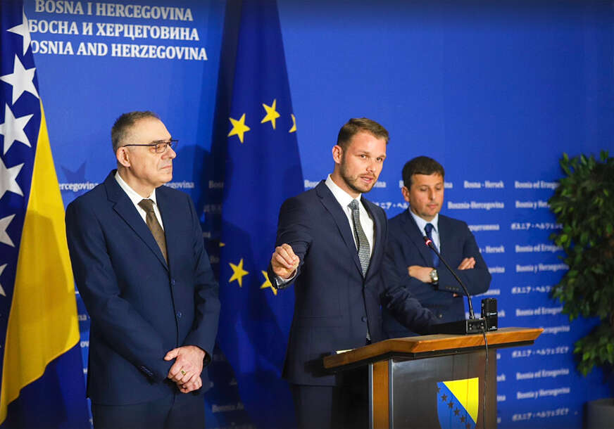Može li opozicija pod isti krov: Unutrašnji haos u SDS i STANIVUKOVIĆEVE POLITIČKE  AKROBACIJE razbijaju šansu za jedinstvo