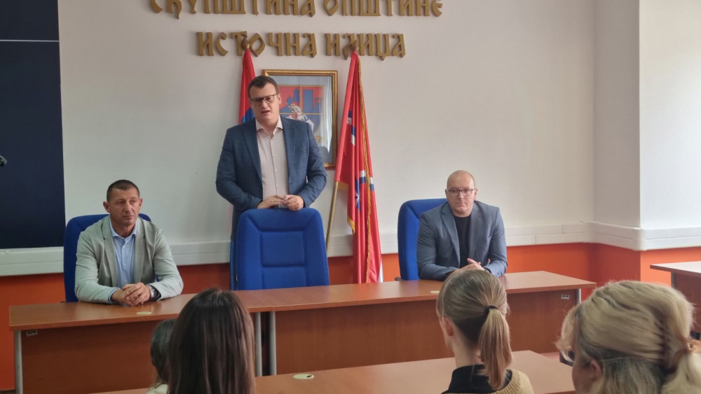 Božović: Opština Istočna Ilidža izdvojila pola miliona KM za pronatalitetnu politiku u ovoj godini Božović: Opština Istočna Ilidža izdvojila pola miliona KM za pronatalitetnu politiku u ovoj godini