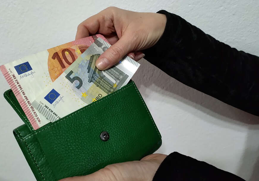 KAZNE I DO 200.000 KM Zamjena novca u mjenjačnicama pod lupom poreskih inspektora
