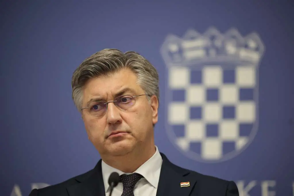 Plenković nakon sastanka s Čovićem o Dodiku: “Pa sam je de facto priznao presudu kada je tražio da otkupi kaznu”