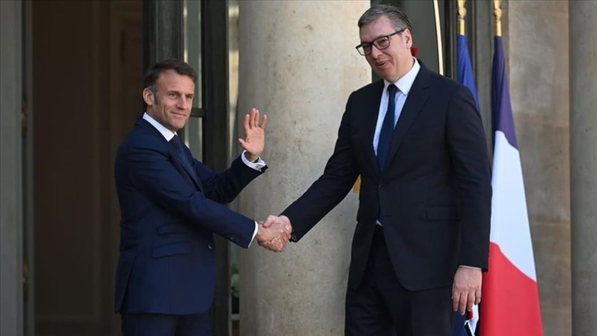 Vučić sa Makronom i o aktuelnim dešavanjima u BiH Vučić sa Makronom i o aktuelnim dešavanjima u BiH
