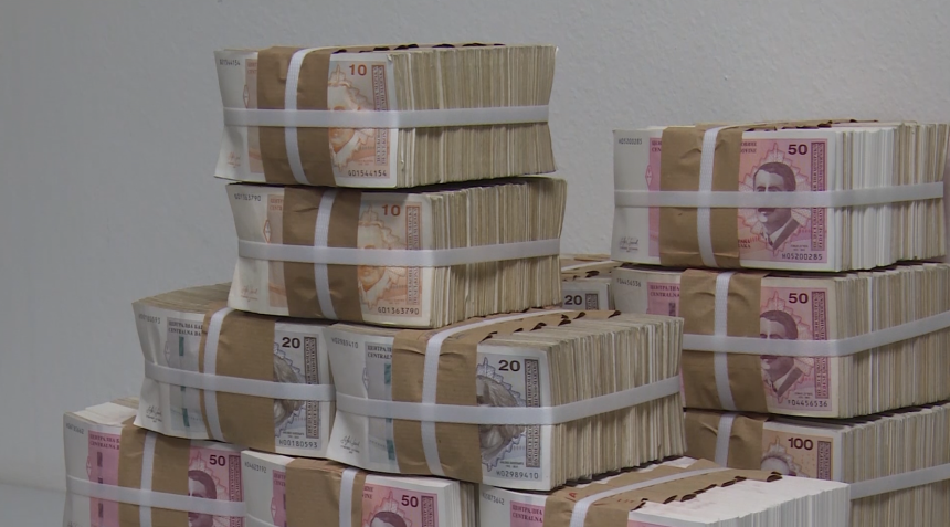 Na posebnom računu Republike Srpske od 1,5 MILIJARDI KM ostalo samo 1,5 MILIONA KM! Na posebnom računu Republike Srpske od 1,5 MILIJARDI KM ostalo samo 1,5 MILIONA KM!