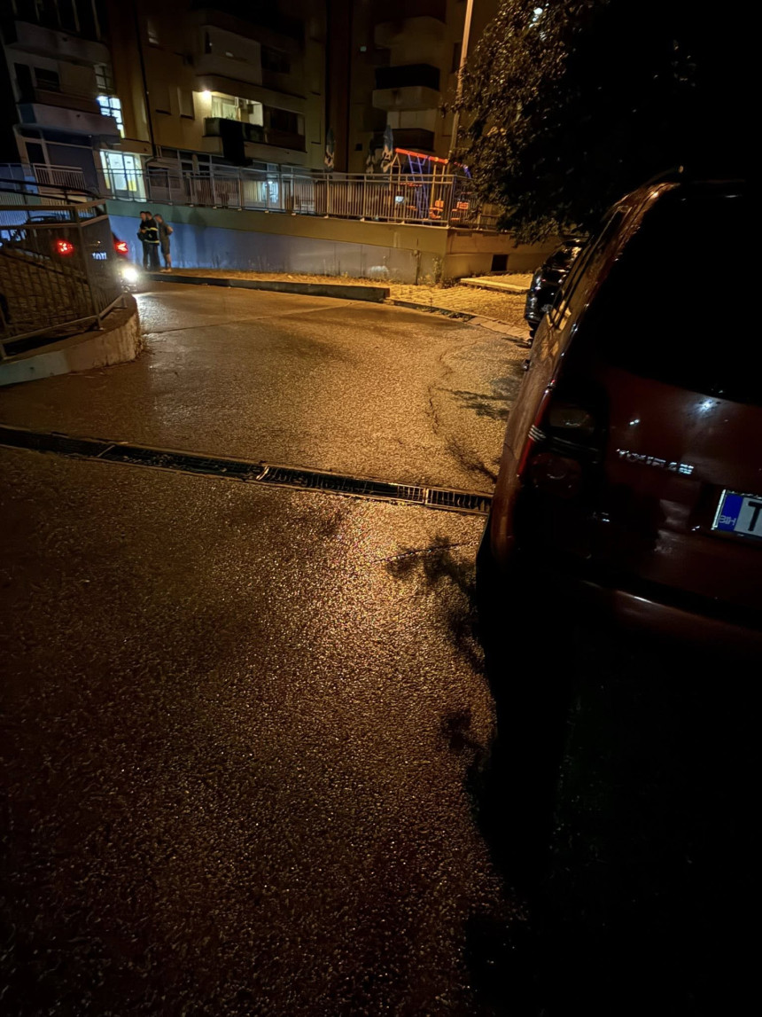 Laktaši pod vodom: Voda ušla i u Gradsku upravu
