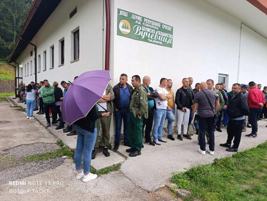 Radnici ŠG „Vučevica“ u štrajku, traže plate