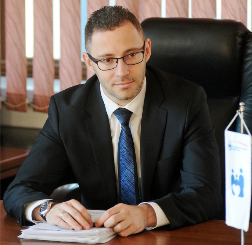 SNSD-ov Darko Tomaš ojadio Fond zdravstvenog osiguranja Srpske SNSD-ov Darko Tomaš ojadio Fond zdravstvenog osiguranja Srpske