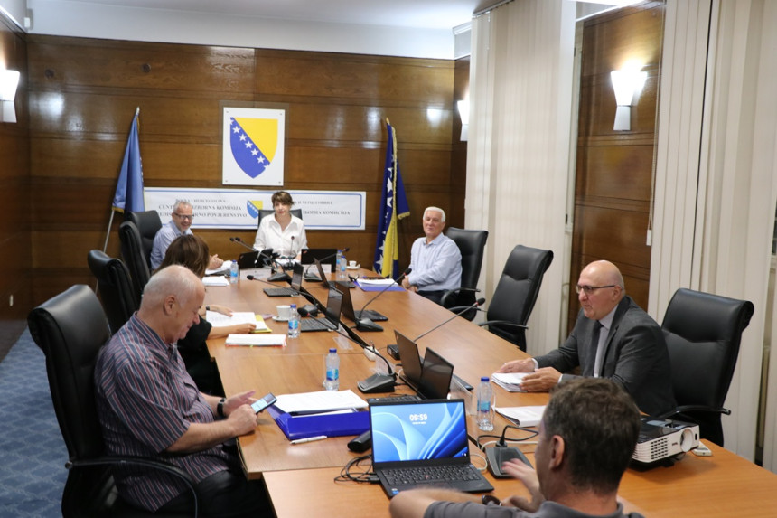 CIK BiH se priprema da raspiše prijevremene izbore CIK BiH se priprema da raspiše prijevremene izbore