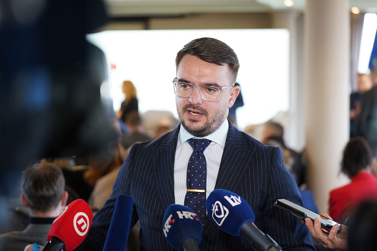 Pranjić nakon preuzimanja ovlašćenja predsjednika: „Ulazimo u izuzetno napet period“ Pranjić nakon preuzimanja ovlašćenja predsjednika: „Ulazimo u izuzetno napet period“