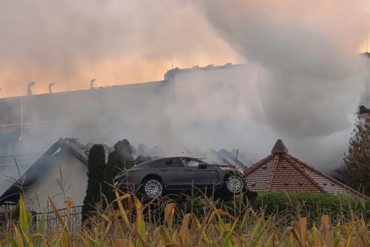 Izgorjeli skupocjeni automobili u garaži