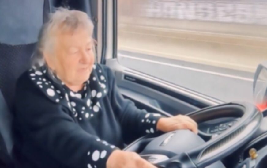  „Za mene je to odmor“ Baka Rosa (76) je NAJSTARIJA VOZAČICA KAMIONA, u penziju ne želi, a ovo su njeni rituali kojih se uvijek drži