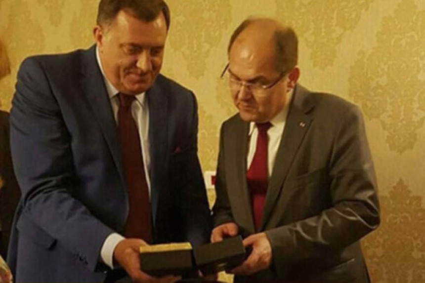 Dodik i Šmit proteklih mjeseci imali više tajnih sastanaka?! Dodik i Šmit proteklih mjeseci imali više tajnih sastanaka?!
