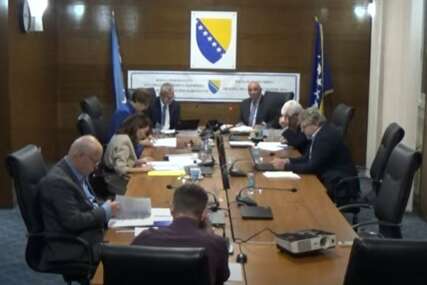 Prijevremeni izbori u Srpskoj: CIK BiH danas žrijeba redoslijed političkih partija na glasačkom listiću