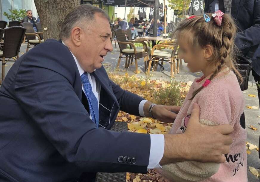 Bez protokola i pratnje: Dodik PROŠETAO centrom Banjaluke, a ovo ga je najviše ganulo