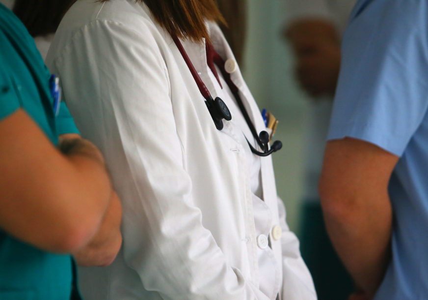 Ko će liječiti narod? Pogledajte zašto BJEŽE LJEKARI iz bolnica u Srpskoj, 1 razlog ubjedljivo dominira
