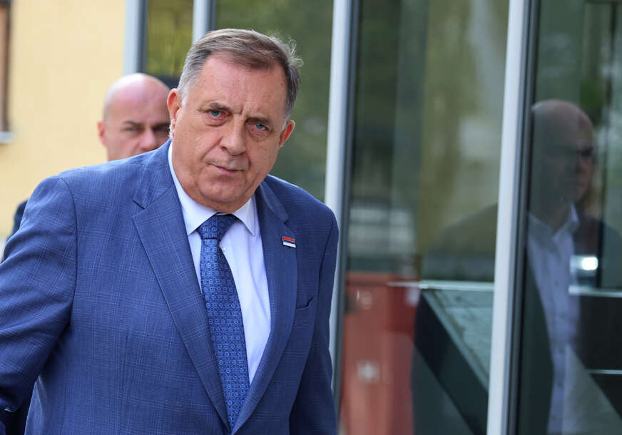 Nije više na crnoj listi: Amerika ukinula sankcije Dodiku i njegovoj porodici Nije više na crnoj listi: Amerika ukinula sankcije Dodiku i njegovoj porodici