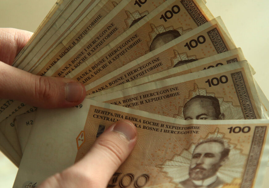 Raste povjerenje građana u bankarski sektor: Depoziti stanovništva povećani za skoro 2 milijarde KM Raste povjerenje građana u bankarski sektor: Depoziti stanovništva povećani za skoro 2 milijarde KM