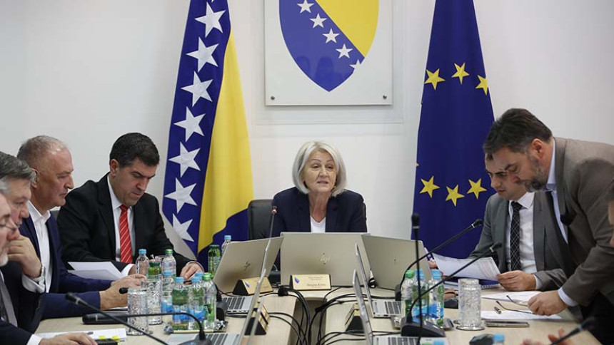 SNSD ponovo prenosi nadležnosti Republike Srpske na BiH: Pristali na formiranje Vrhovnog suda BiH?! SNSD ponovo prenosi nadležnosti Republike Srpske na BiH: Pristali na formiranje Vrhovnog suda BiH?!