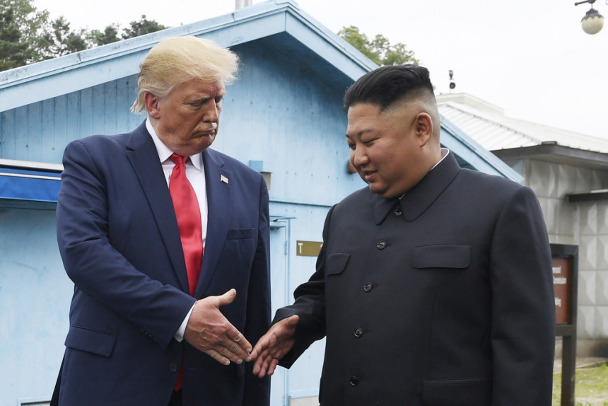 Tramp: Sastao bih se sa Kim Džong Unom ako on to želi Tramp: Sastao bih se sa Kim Džong Unom ako on to želi