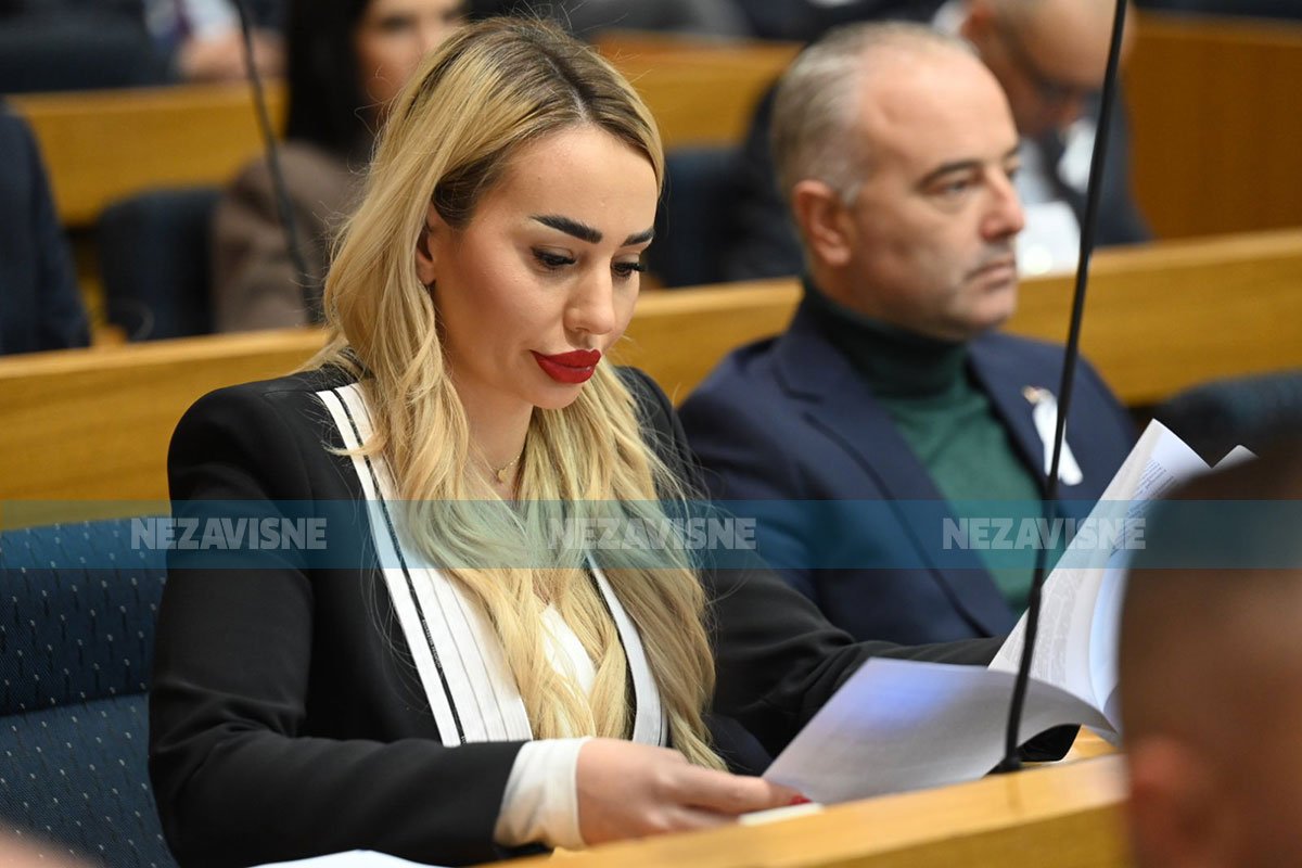 Na birou 5.925 visokoobrazovanih, funkcije dobijaju isti foteljaši Na birou 5.925 visokoobrazovanih, funkcije dobijaju isti foteljaši