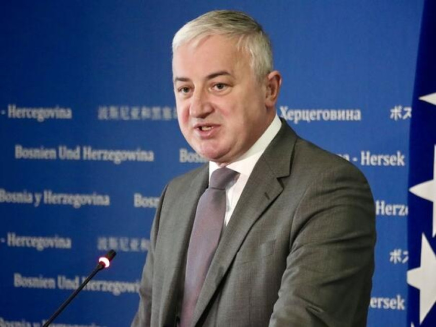 Zašto BiH nema zajedničke prelaze sa CG i Srbijom? Zašto BiH nema zajedničke prelaze sa CG i Srbijom?