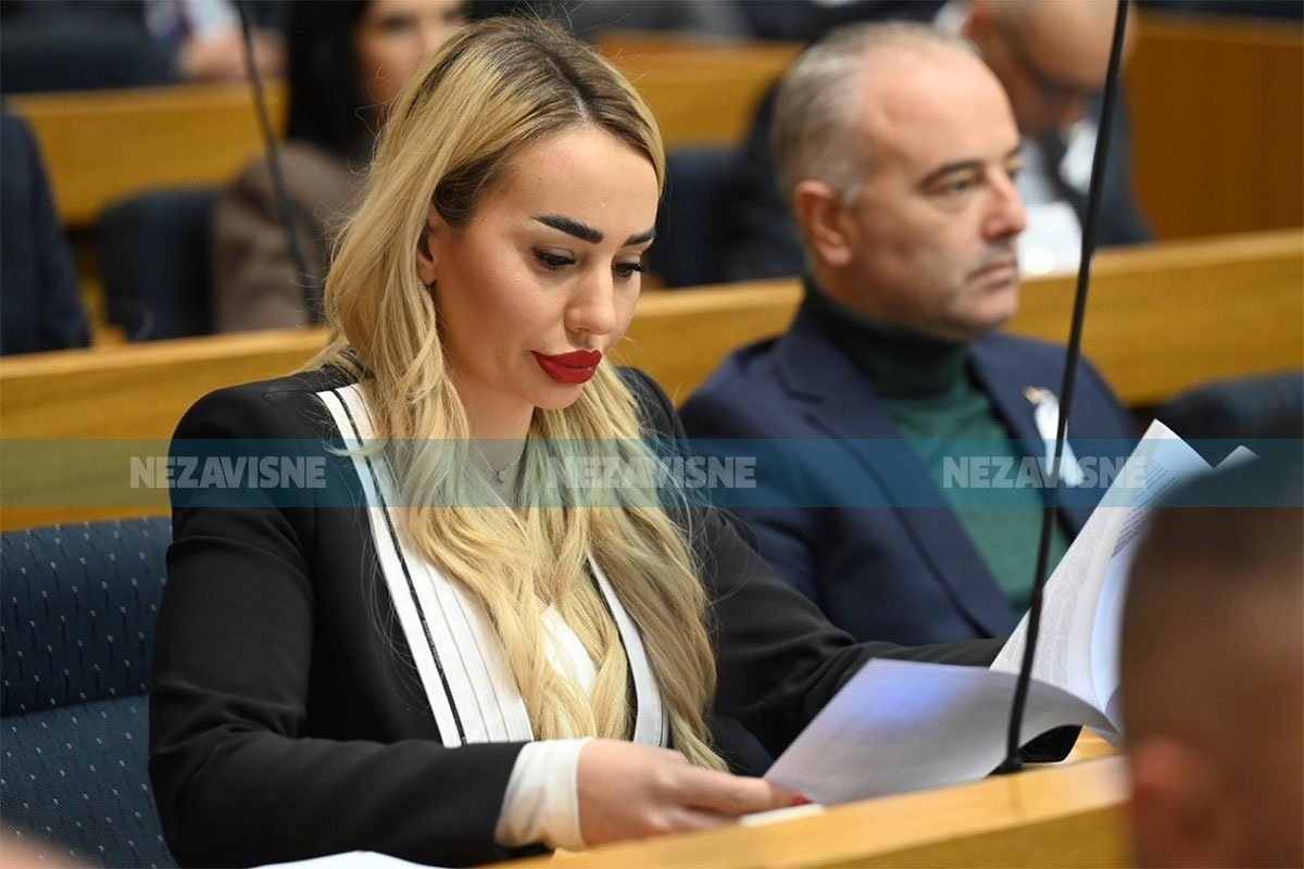 Nikolina Šljivić objavila diplomu i poručila: „Oglašavam se posljednji put“ (FOTO)