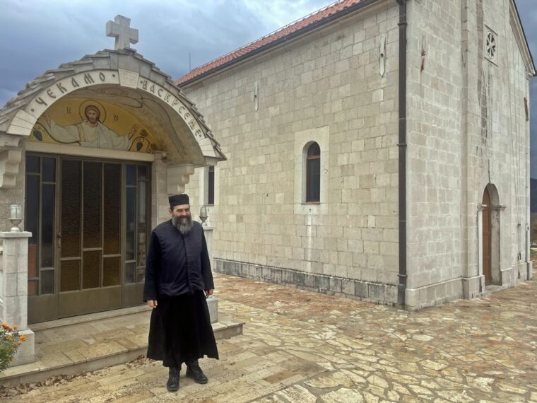 Vjera i život: Nije do Boga, do čovjeka je! Vjera i život: Nije do Boga, do čovjeka je!