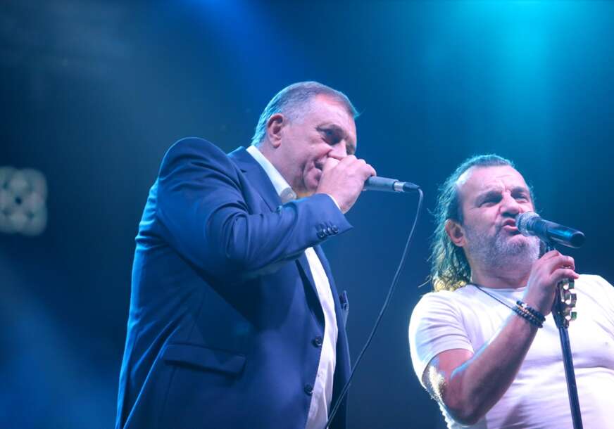 Lukasove izjave o Dodiku ZAPALILE MREŽE „Jesi čuo, gospodine! Ni jedan koncert mi više NEĆEŠ OTKAZATI“ Lukasove izjave o Dodiku ZAPALILE MREŽE „Jesi čuo, gospodine! Ni jedan koncert mi više NEĆEŠ OTKAZATI“