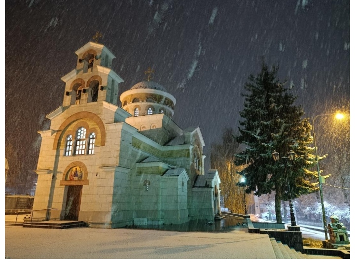 FOTO/ Zimska čarolija u Gacku: Pao prvi snijeg