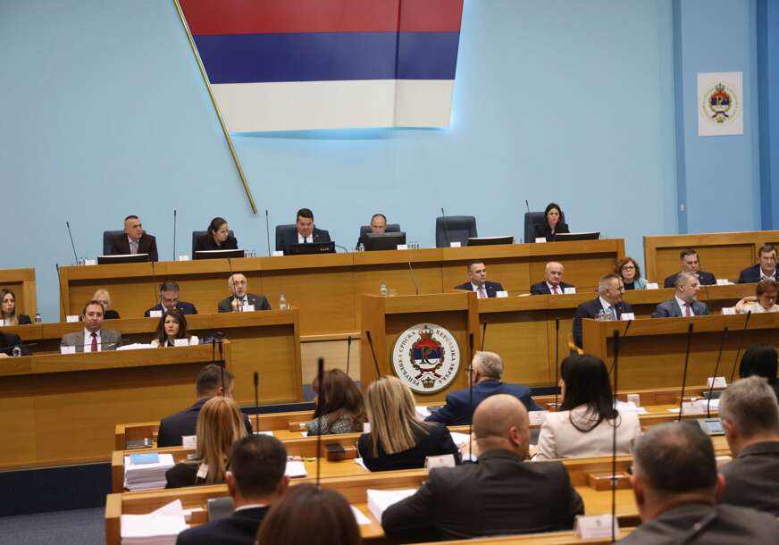 Predsjedniku 80 miliona KM, građanima dug: Počela sjednica NS RS, pred poslanicima budžet i zaduženje Republike Srpske Predsjedniku 80 miliona KM, građanima dug: Počela sjednica NS RS, pred poslanicima budžet i zaduženje Republike Srpske