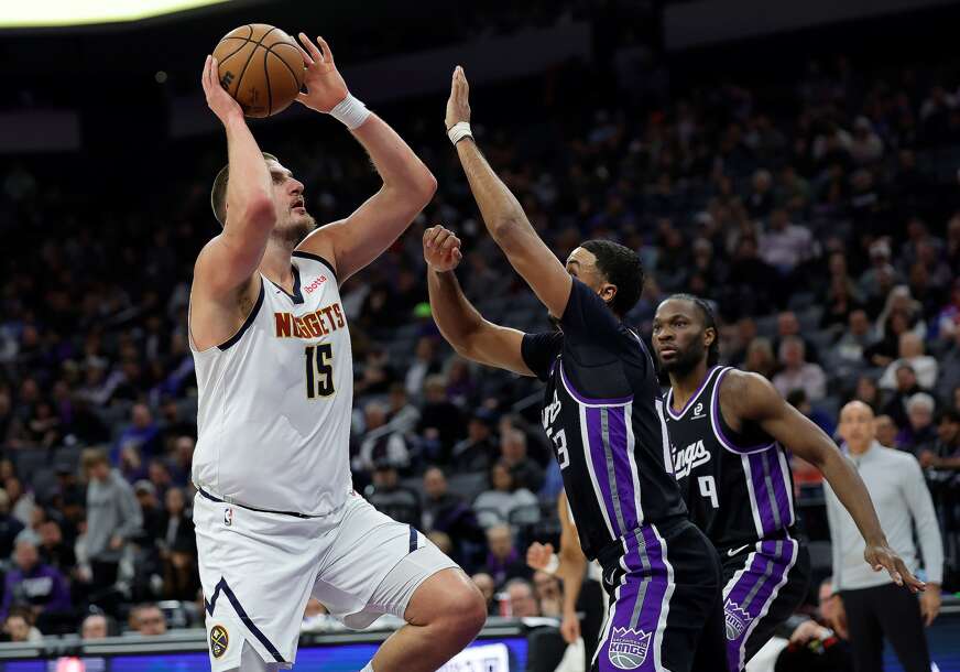 Jokić „razbio“ Kingse: Srbin pokazao zašto je jedan od najdominantnijih igrača u NBA Jokić „razbio“ Kingse: Srbin pokazao zašto je jedan od najdominantnijih igrača u NBA