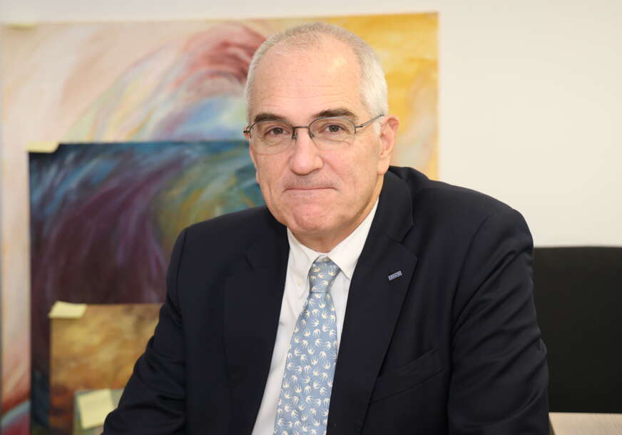 Rik Holcapl: „Političari blokiraju napredak BiH“