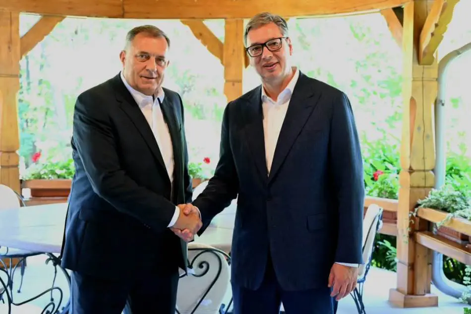 Vučić otkrio: Dodik će pomoći da rešimo problem NIS-a! Dodik: Možda bi’ mogli da kupimo NIS!
