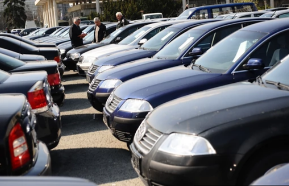 EU ipak odlaže zabranu dizelaša i benzinaca? Evo kada bi nova odluka mogla stupiti na snagu EU ipak odlaže zabranu dizelaša i benzinaca? Evo kada bi nova odluka mogla stupiti na snagu