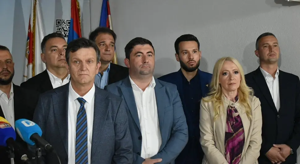 Blanuša upozorio Petrovića da ne istrčava sa kandidaturama