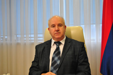 Za njega zakoni ne važe: Penzioner i dalje na čelu Inspektorata, institucije zatvorile oči Za njega zakoni ne važe: Penzioner i dalje na čelu Inspektorata, institucije zatvorile oči