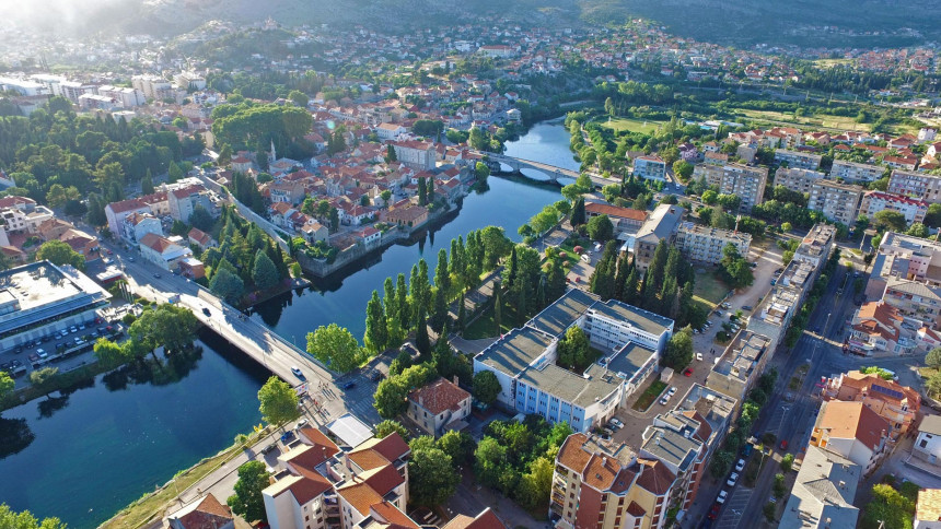 Sumnjivi investitori iz Singapura grade vjetroelektrane u Trebinju?! Sumnjivi investitori iz Singapura grade vjetroelektrane u Trebinju?!