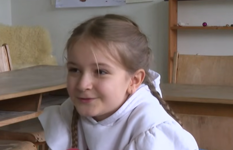 (VIDEO) U školi staroj vijek samo JEDAN UČENIK: Valentina (7) i njena učiteljica čuvaju posljednje svjetlo znanja u opustjelom Gornjem Liplju