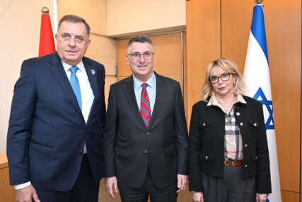 (NE)ISKRENI PRIJATELJI Kakva je korist za Srpsku od spoljne politike Milorada Dodika i SNSD (NE)ISKRENI PRIJATELJI Kakva je korist za Srpsku od spoljne politike Milorada Dodika i SNSD