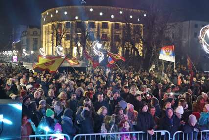Muzika, vatromet i vesela atmosfera: Širom Srpske SVEČANO DOČEKANA pravoslavna Nova godina